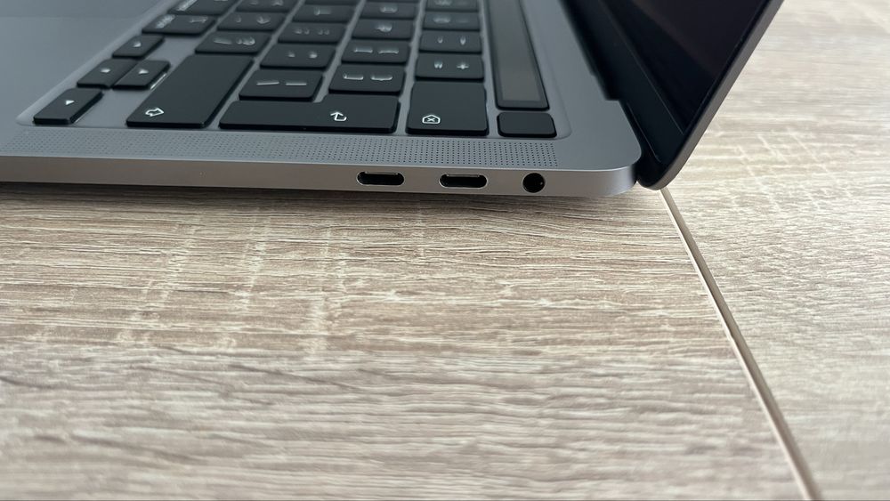 MacBook Pro 13” 2020 Space Gray