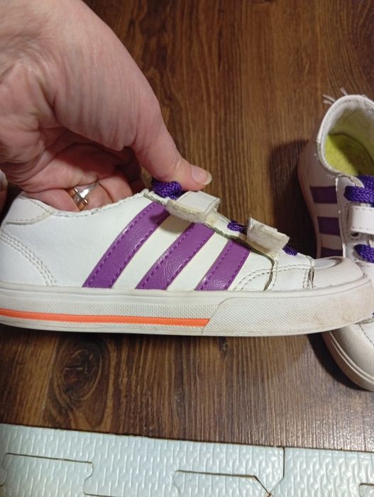 Кросівки, туфлі на дівчинку