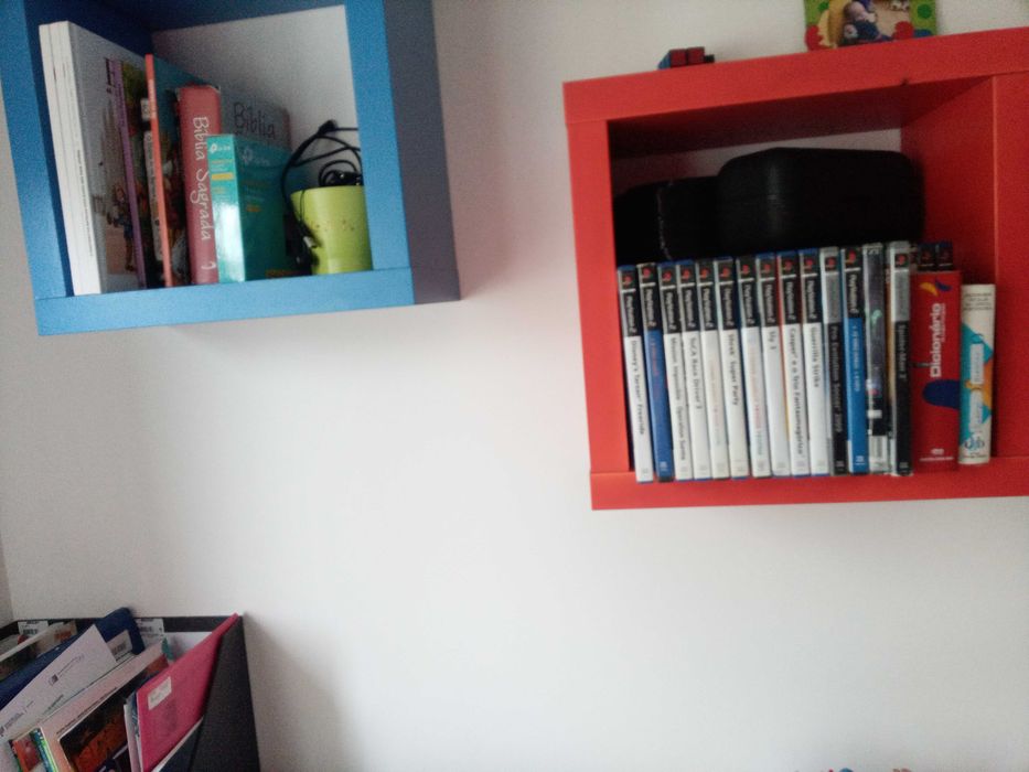 Mobília de quarto completo de criança (cama roupeiro estante gavetas)