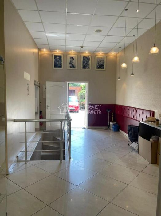 Сдам в аренду помещение н/ф 223м2 центр красная линия пл. Конституции