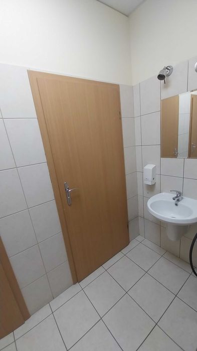 Lokal handlowo -usługowy 210m2 parter parking Bronowice