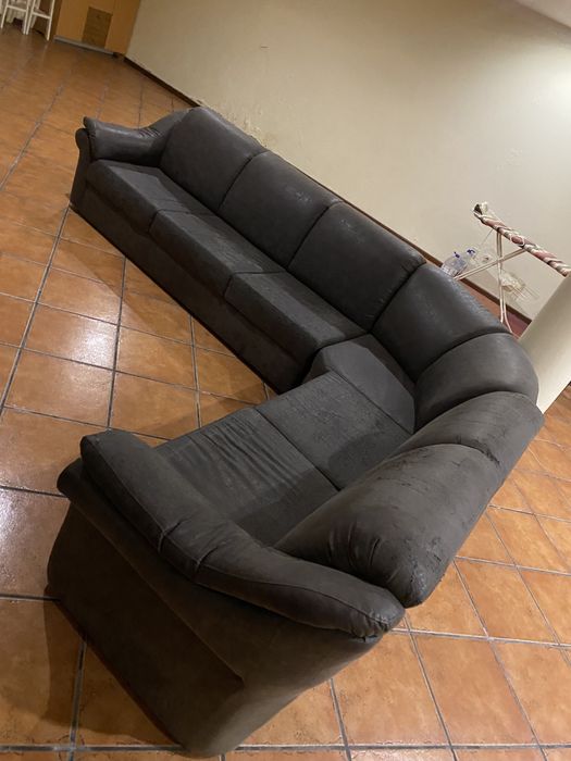 Sofá enorme e novo só precisa ser forrado