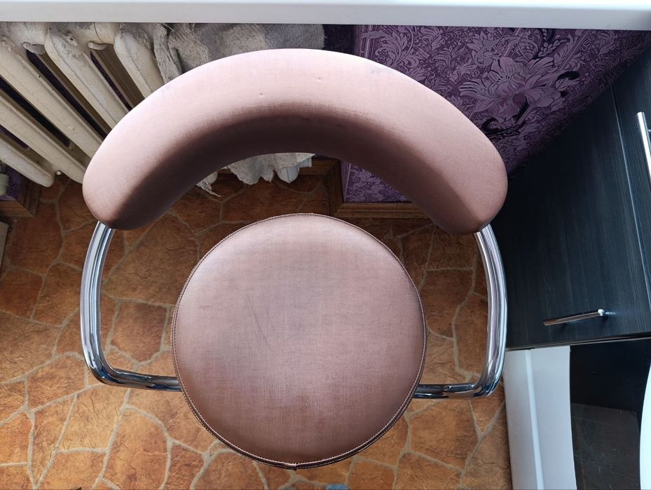 Высокие, барные стулья (3шт)