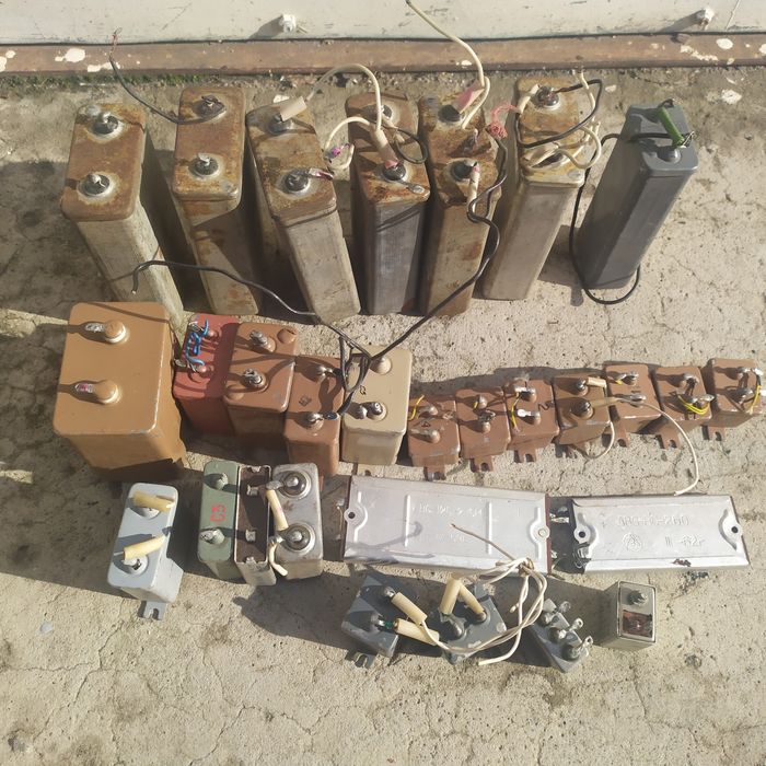 Продам конденсаторы.