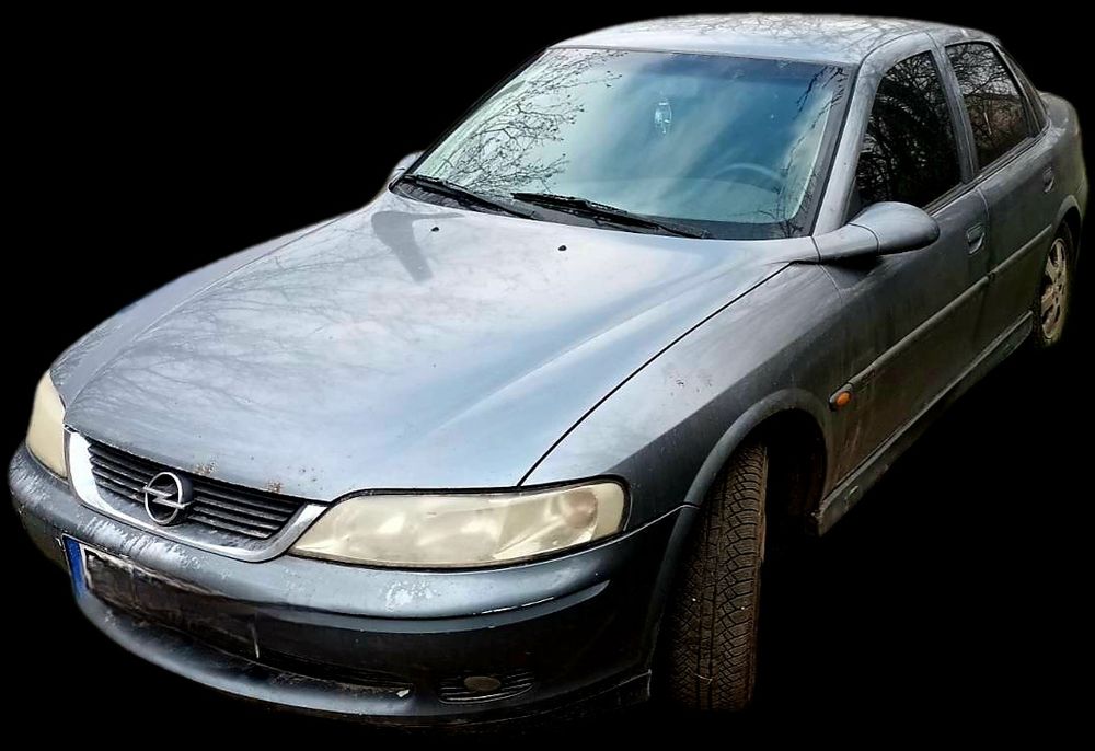 Опель вектра Б на ходу