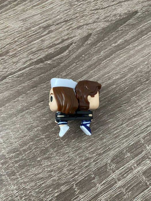 Фігурка дивні дива кіндер, стів та робін