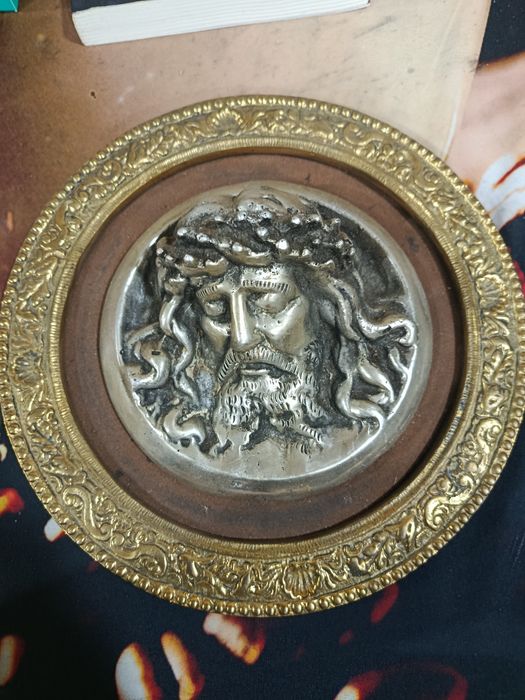 Vendo placa de relevo cabeça Jesus com espinhos em bronze