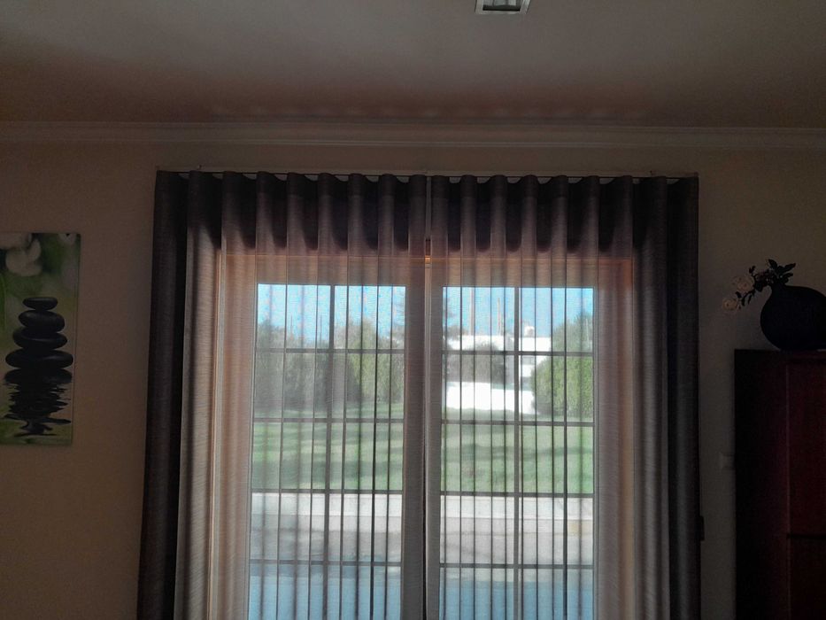 Vendo cortinas para a sala