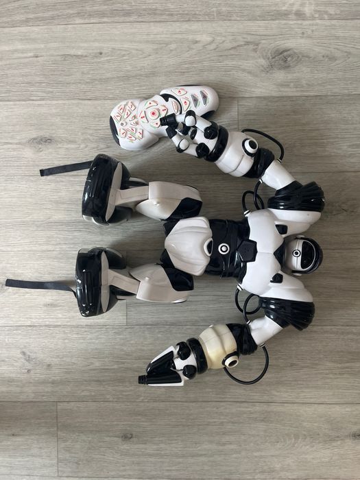 Інтерактивний робот WowWee Robosapien з пультом