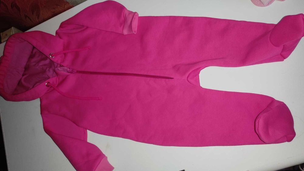 Теплий чоловічок на дівчинку