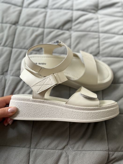 Босоніжки жіночі, молочні, 38р