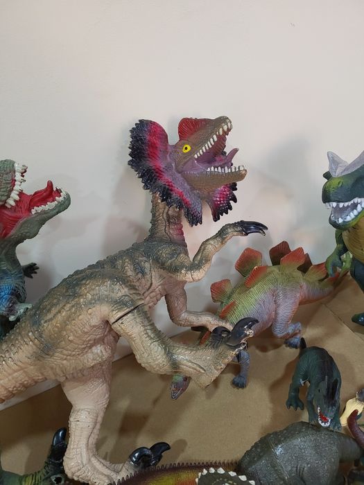 Набір динозаврів, Динозавр інтрактивний