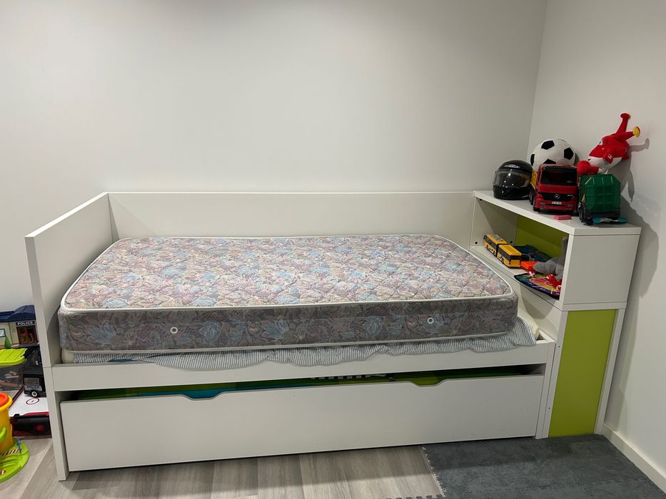 !!!150€!!!! Estrutura de cama solteiro Vihals + gavetão + 2 estrados + 3 colchões
