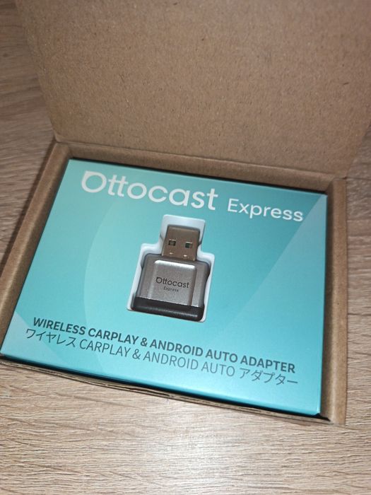 Adapter Samochodowy Ottocast Mini 2w1 do Apple CarPlay Android Auto