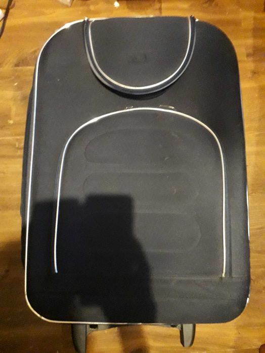 walizka     podróżna  na  kółkach