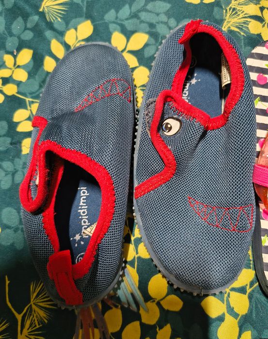 Buty do wody Impidimpi  plus klapki w wisienki roz. 26