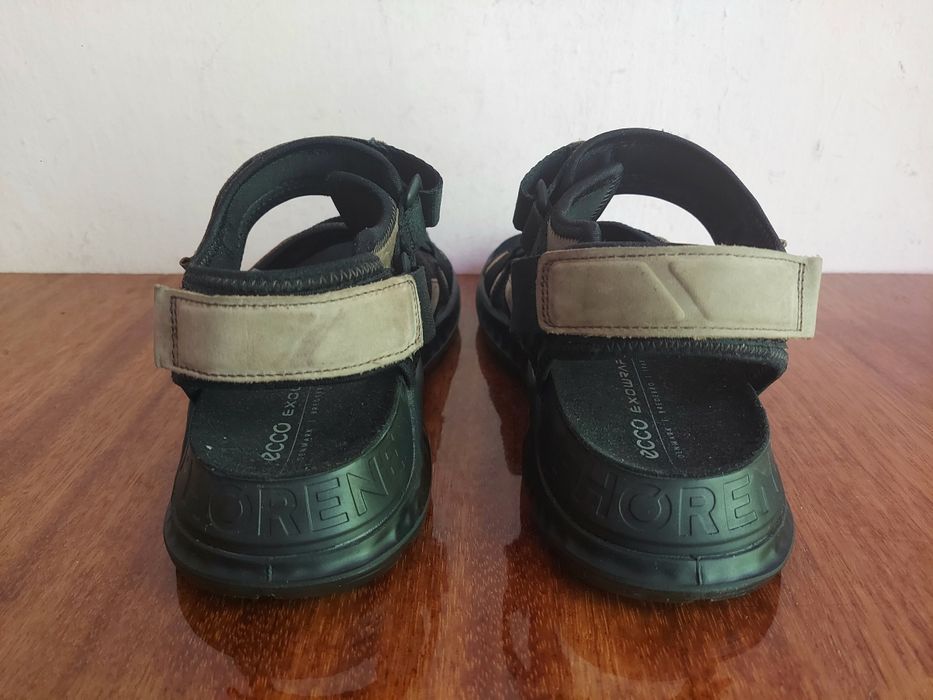 Сандали фірми ECCO Exowrap оригінал 


Розмір по бірці:
Us 9-9.5  UK 9