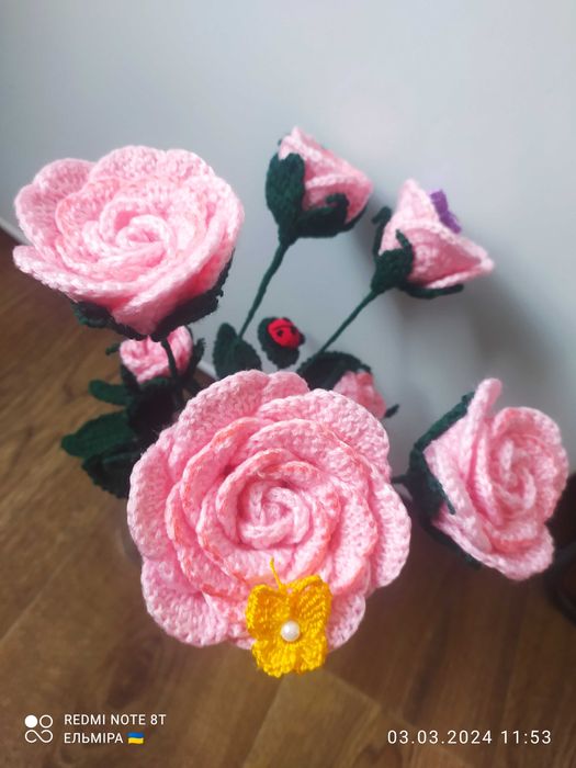 Квіти гачком ручної роботи під замовлення