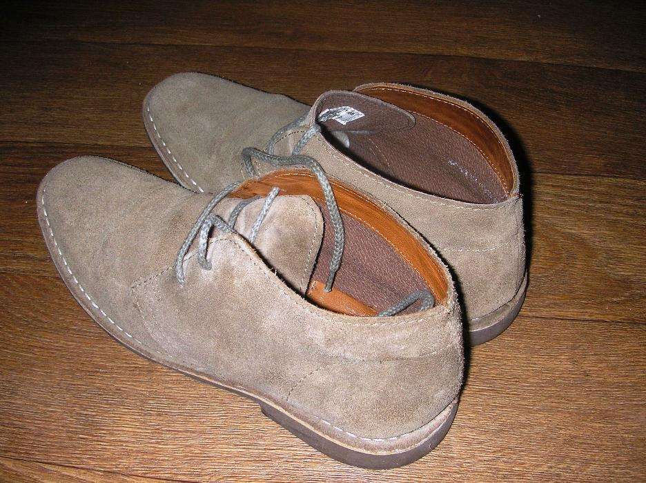 Оригинальные замшевые ботинки известного бренда "Red Tape"