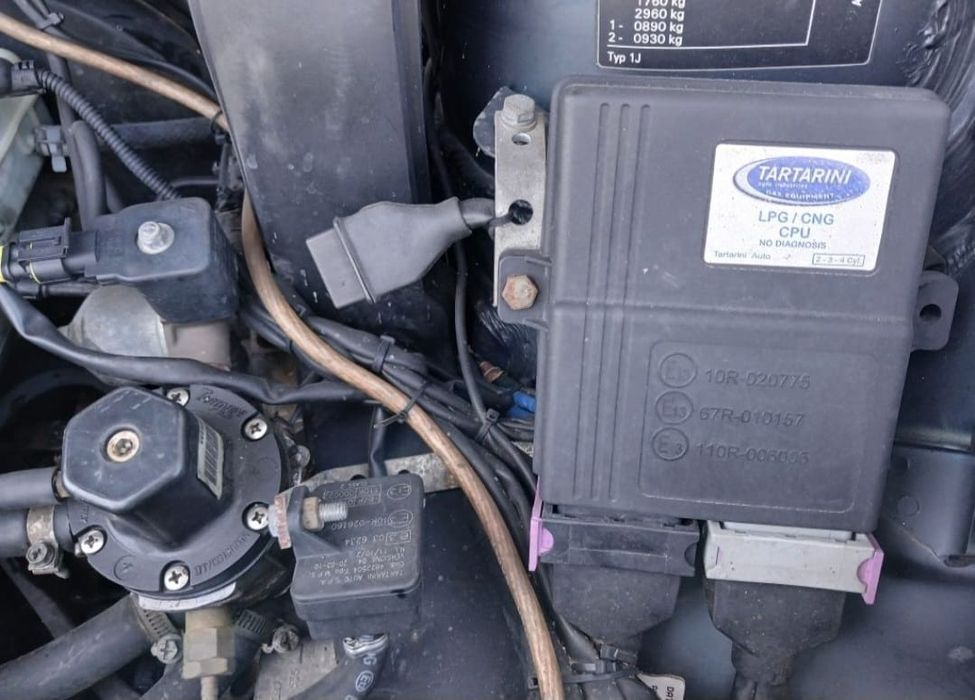 VW bora 1.6  a gpl