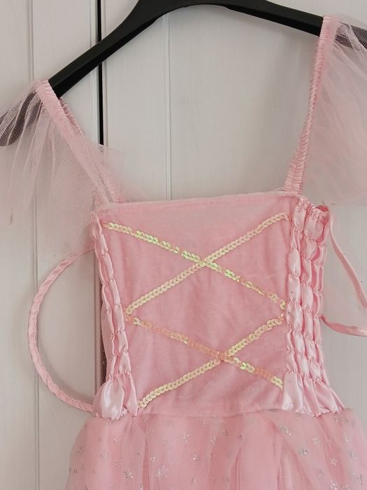 Piękna sukienka do przebrania na 5-7 lat