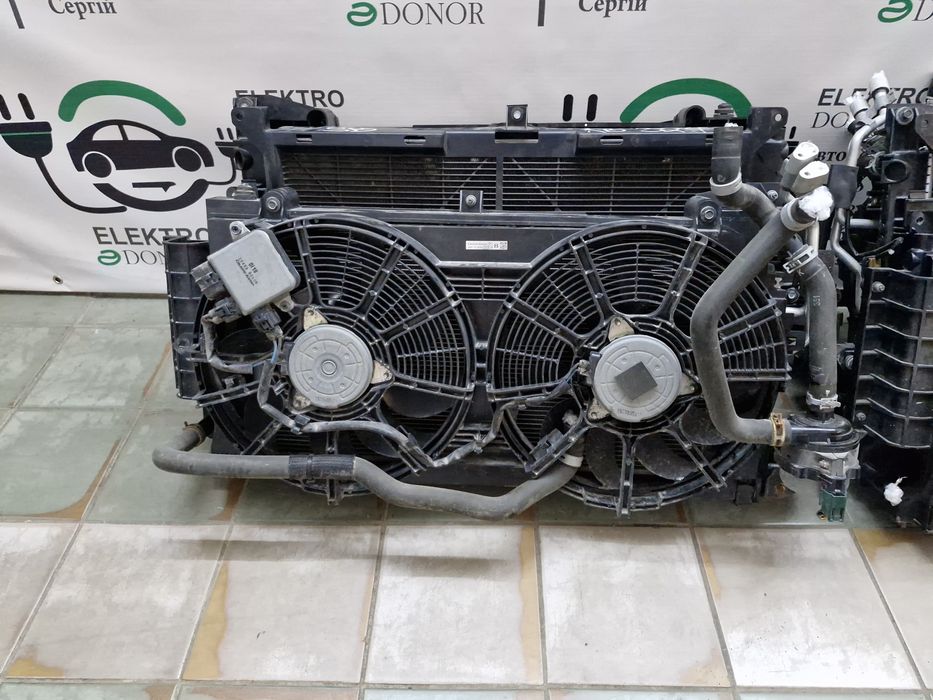 Радіатор касета радіаторів дифузор вентилятори Nissan Leaf 18-25 р.в.