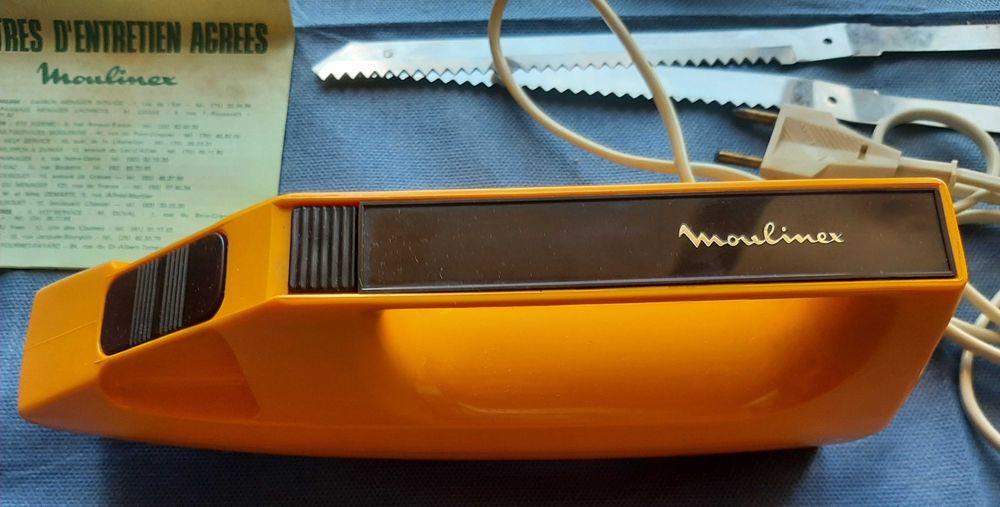 Faca elétrica da Moulinex datada de 1981 quase nova