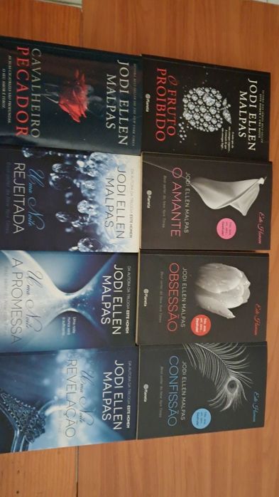 Literatura erotica E L James,  Megan Maxwell,  Sylvia Day, J R Ward