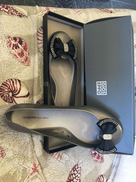 Sapatos da marca Gioseppo