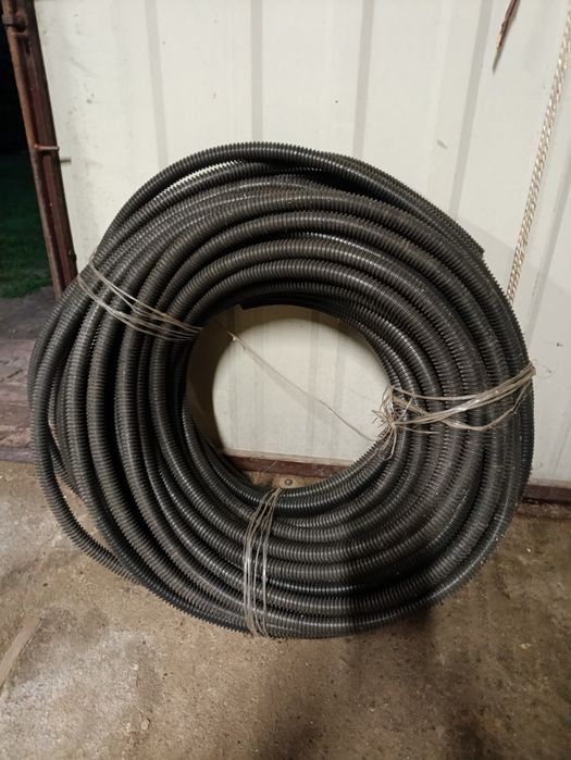 Peszel, osłona na kabel