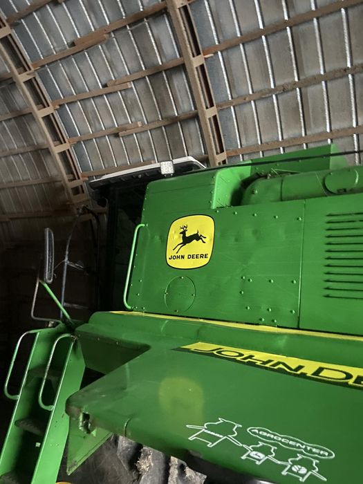 Комбайн Jhon Deere 1055