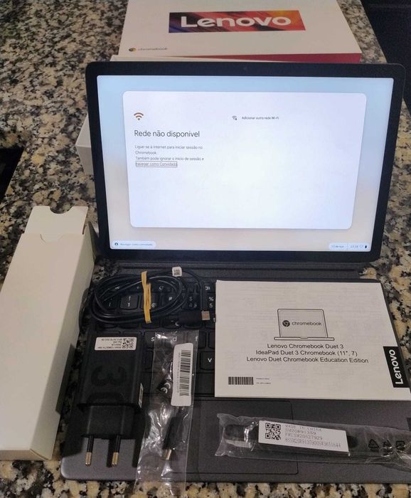 Lenovo IdeaPad Slim 3 Chromebook