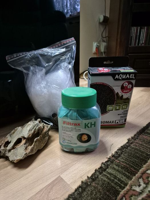 Akcesoria akwariowe zamienię na małe akwarium