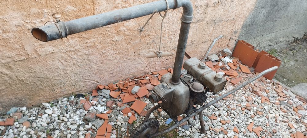 Motor de Rega antigo  a Petróleo