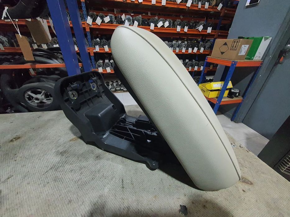 APOIO DE BRAÇO VOLVO V40/  31403338 / 31448087