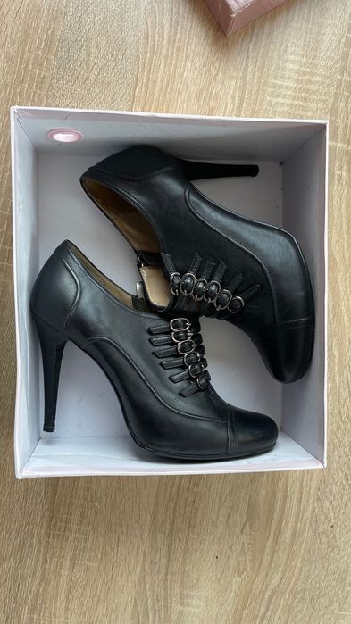 Ботильйони шкіряні