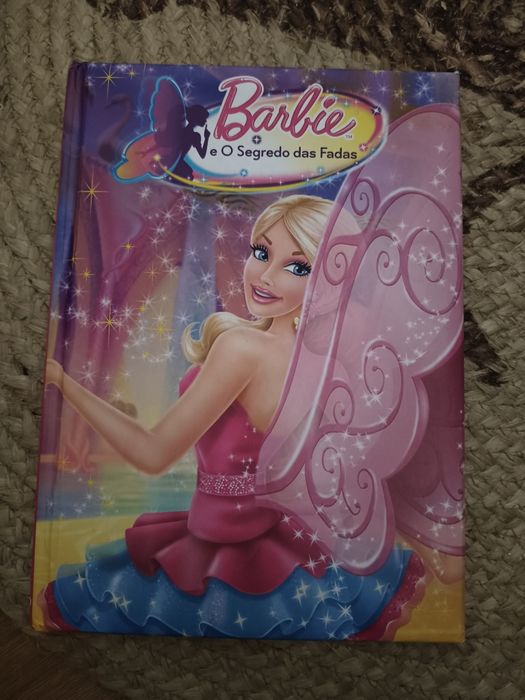 Livro infantil "Barbie e o segredo das fadas"