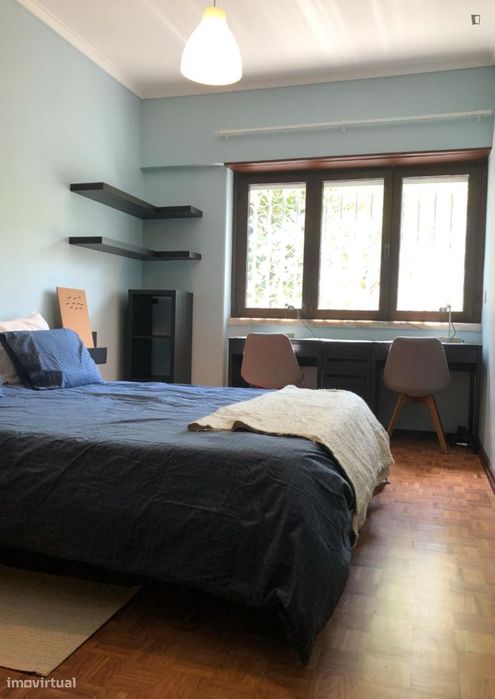 Quarto - localizado em Sete Rios Lisbon