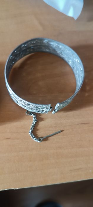 Два браслета стан на фото