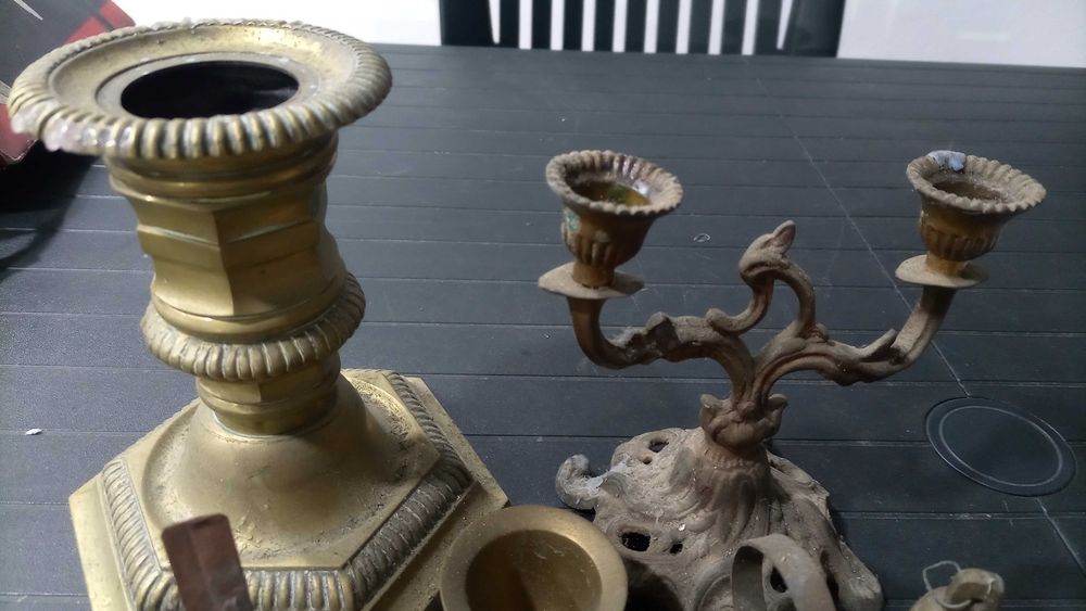 Antigas peças castiçais