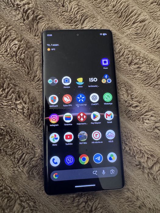 Pixel 7 Pro америка  небольшое чорное пятно в углу