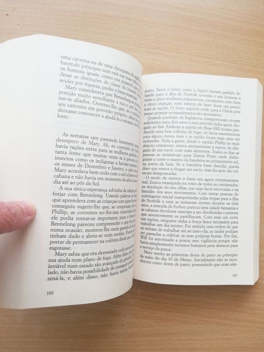 Livro "Nunca me esqueças" de Lesley Pearse