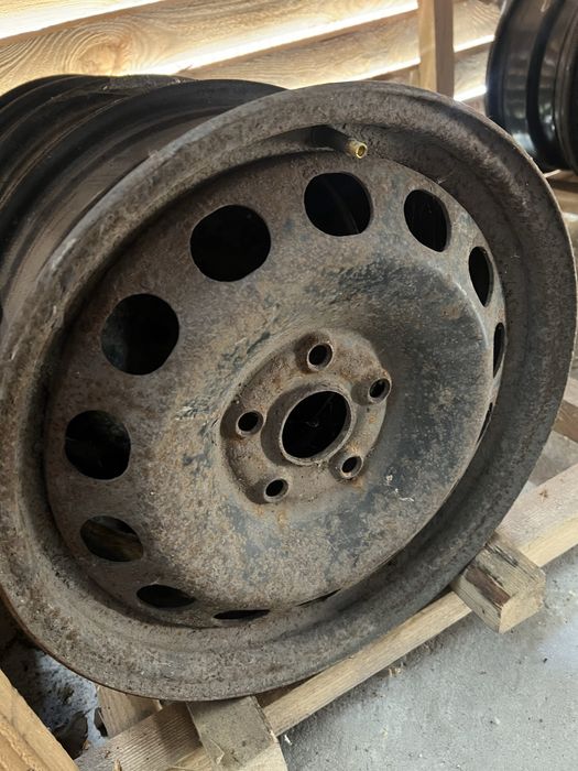 5/112 r16 et50 6J Volkswagen Skoda 4 металевих диска