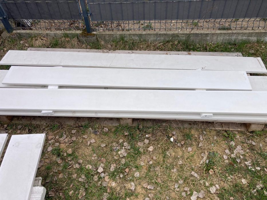 Parapety  z konglomeratu