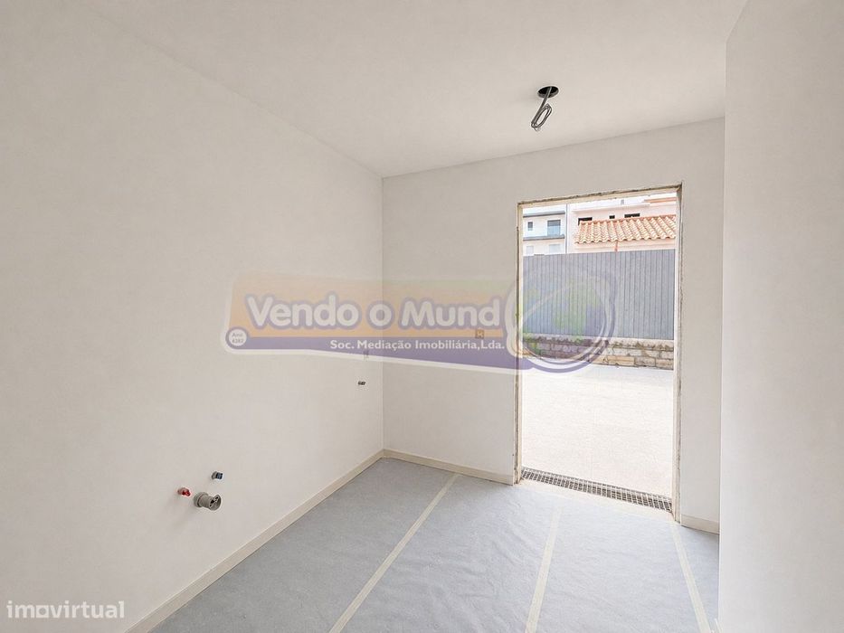 Moradia T1 em Benavente (B697)