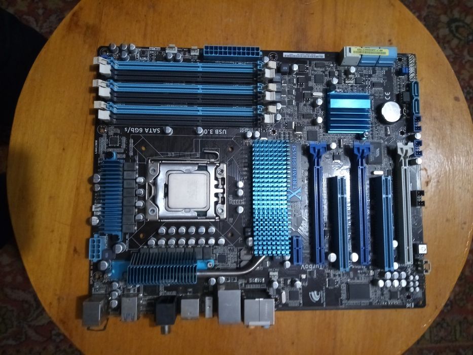 Материнская плата