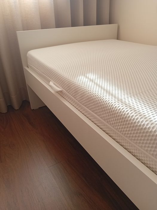 Cama e colchão de solteiro como novos