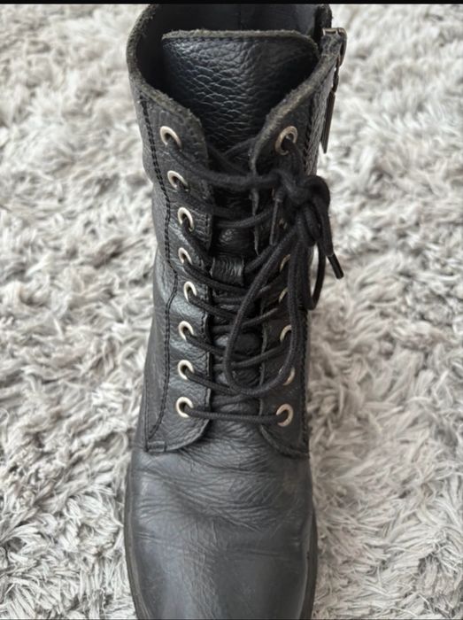 Botas com atacadores da Sapataria Guimarães
