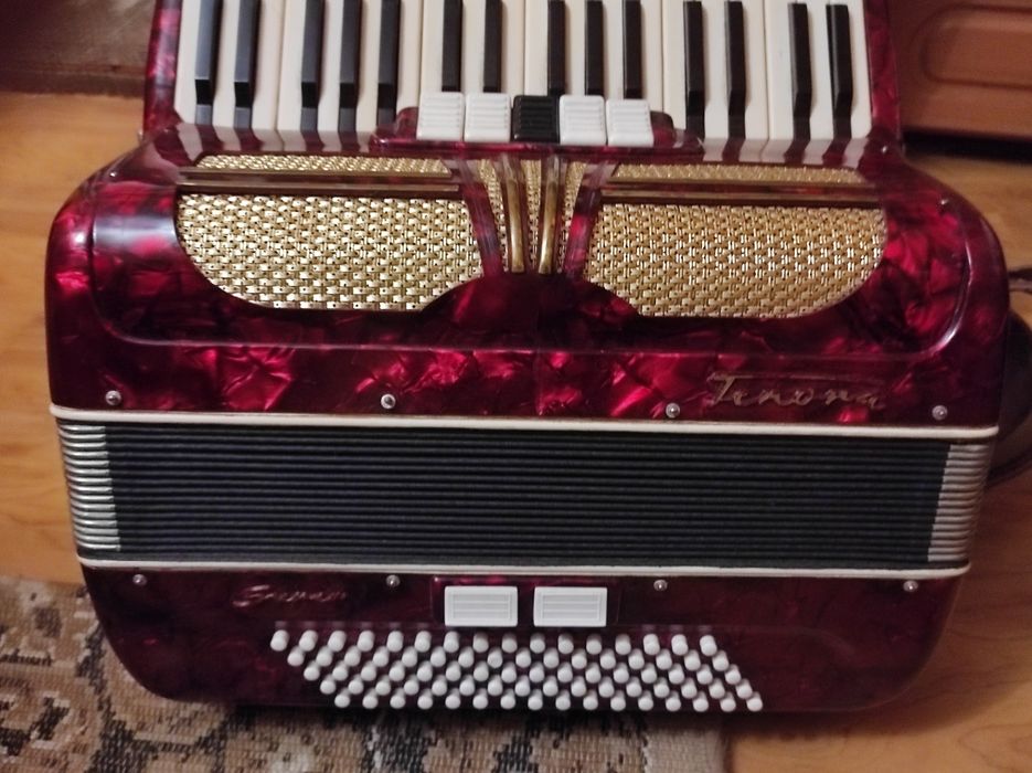 Akordeon Tenora 80 bas