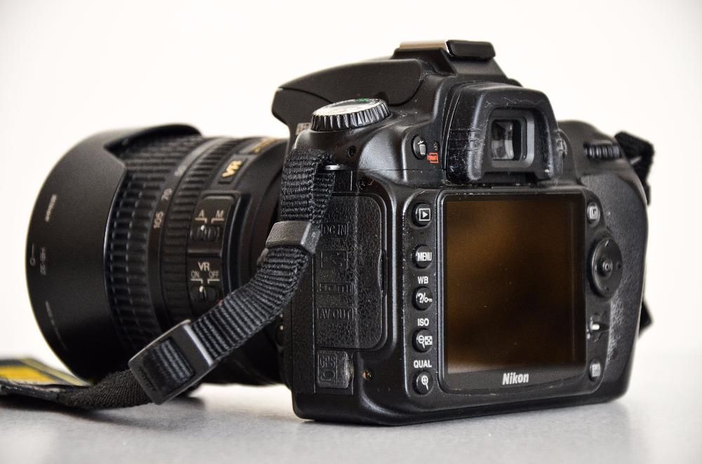 Цифровой фотоаппарат Nikon D90 18-105VR Kit